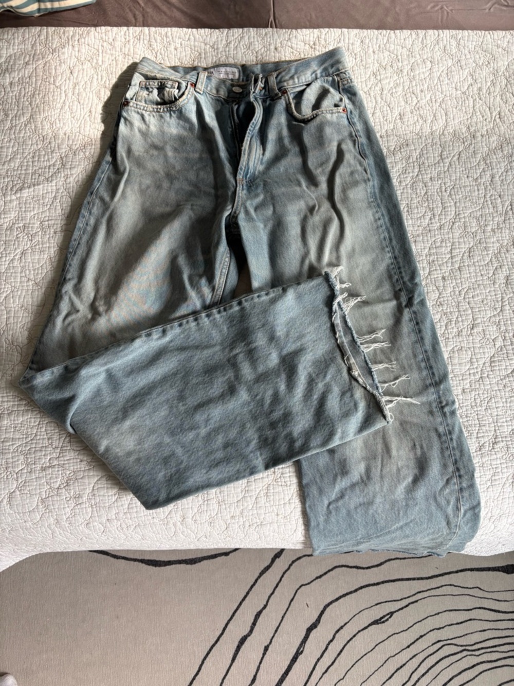 Zara high waist Light Wash Blue Jeans - Straight/wide Fit